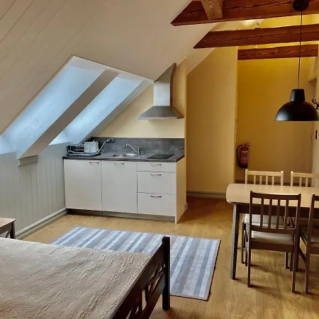 Verona Apartments - Maerjamaa Eksteriør billede